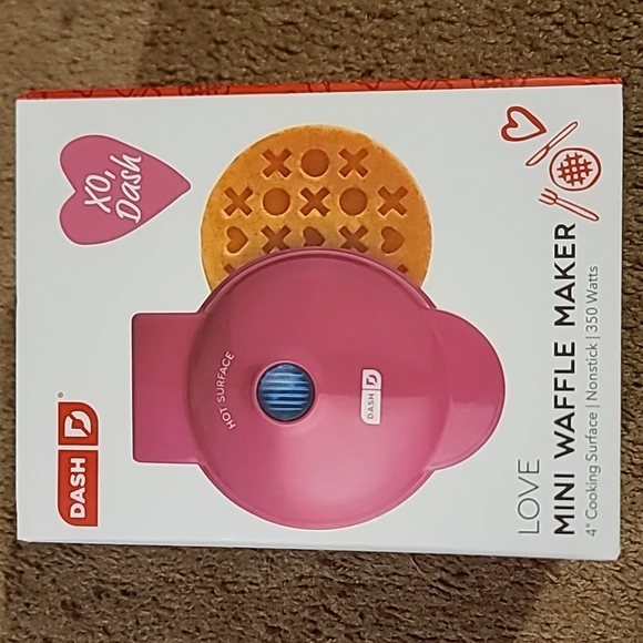 Dash love mini waffle maker - Picture 2 of 5